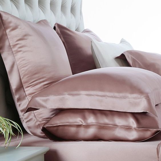 The Fashion Magpie Silk Pillowcase