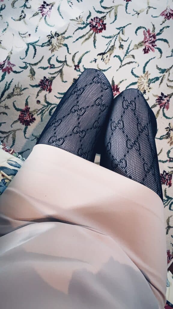 gucci logo tights worn during pregnancy